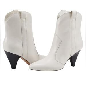 NWOT Marc Fisher Carissa Western Ankle Boots in Chic Cream – Sz 8.5M